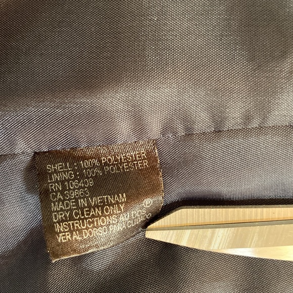 Tahari (Arthur Levine) - women’s blazer. Size 12 - Picture 4 of 10